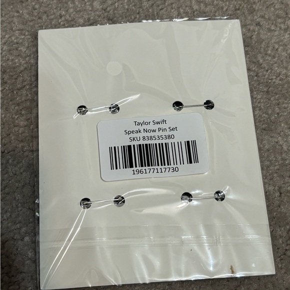 Taylor's Version Speak Now Pin Set - Picture 6 of 6